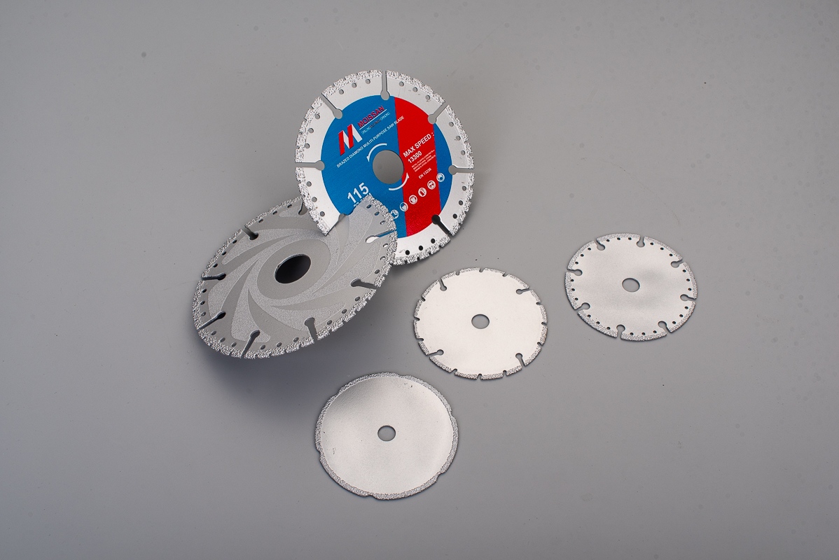 Brazed diamond saw blade